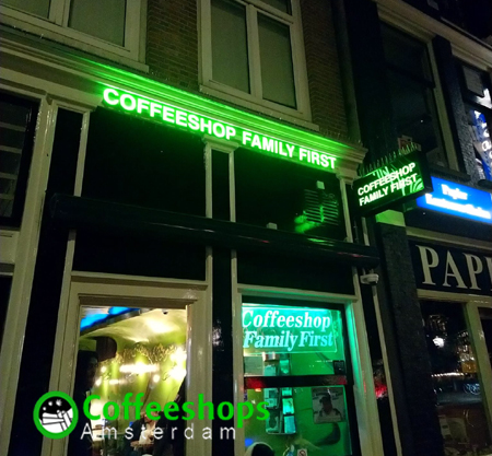 coffeeshop_family_first